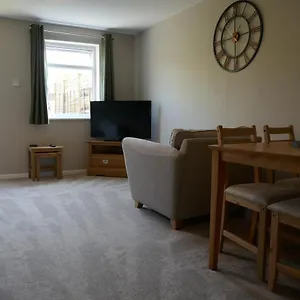  Holiday home 2 Bedroom House Walking Distance To Centre With Free Parking